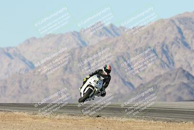 media/Dec-01-2025-Moto Forza (Mon) [[2daa91e15f]]/3-Beginner Group/Session 4 Turn 9/